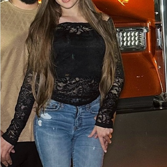 Black lace off the shoulder top #offtheshoulder - Picture 3 of 3